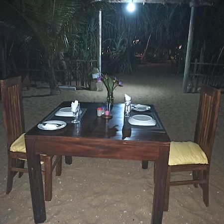 Ravana - Beach Cabanas ฮิกคาดูวา ภายนอก รูปภาพ