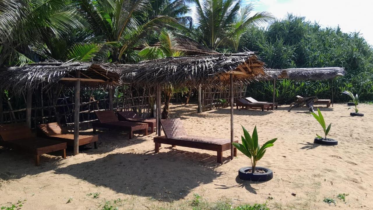 Ravana - Beach Cabanas ฮิกคาดูวา ภายนอก รูปภาพ