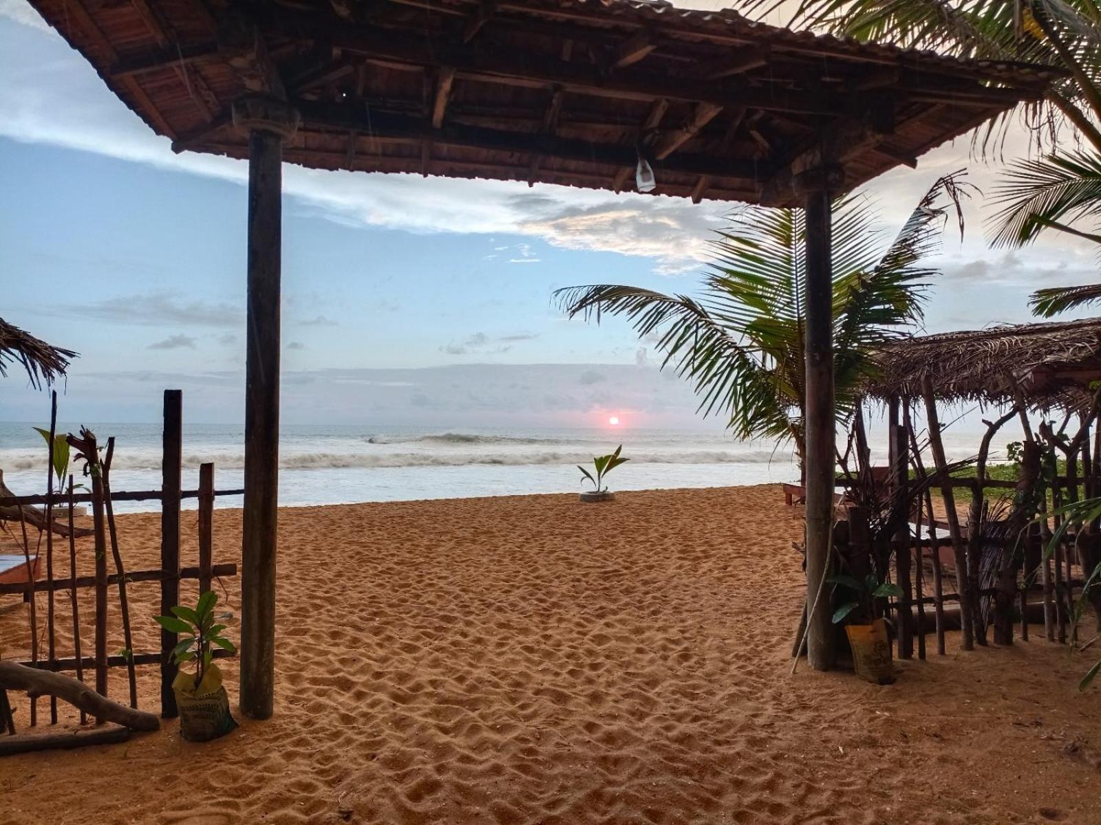Ravana - Beach Cabanas ฮิกคาดูวา ภายนอก รูปภาพ
