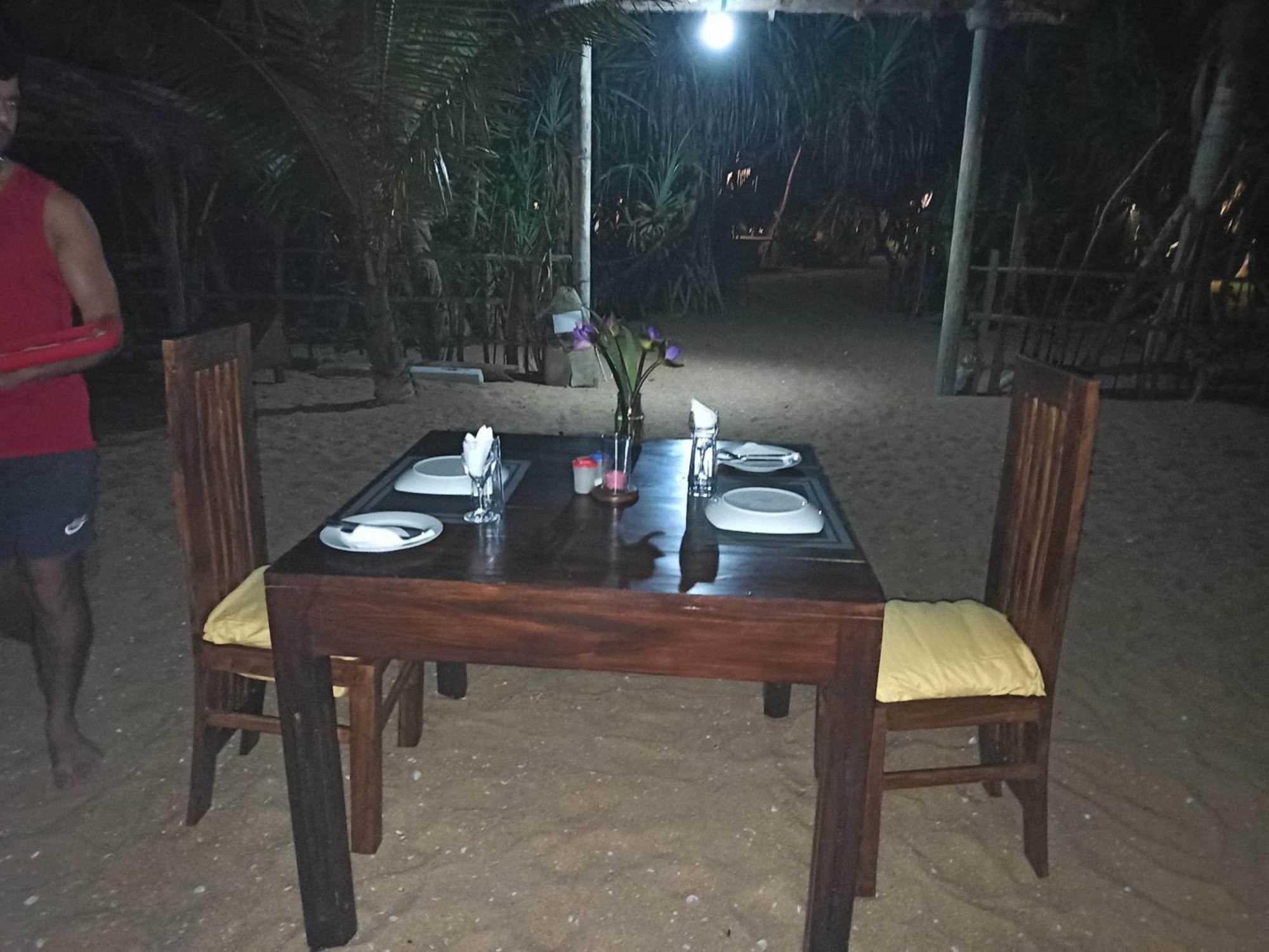 Ravana - Beach Cabanas ฮิกคาดูวา ภายนอก รูปภาพ